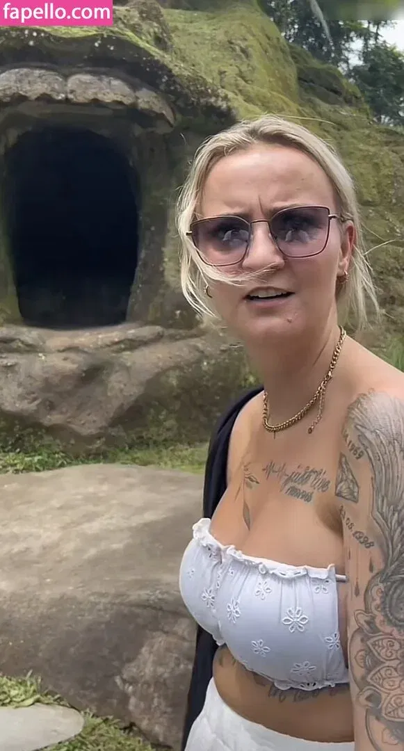 Laberrhababer Sarah Onlyfans Photo Gallery 