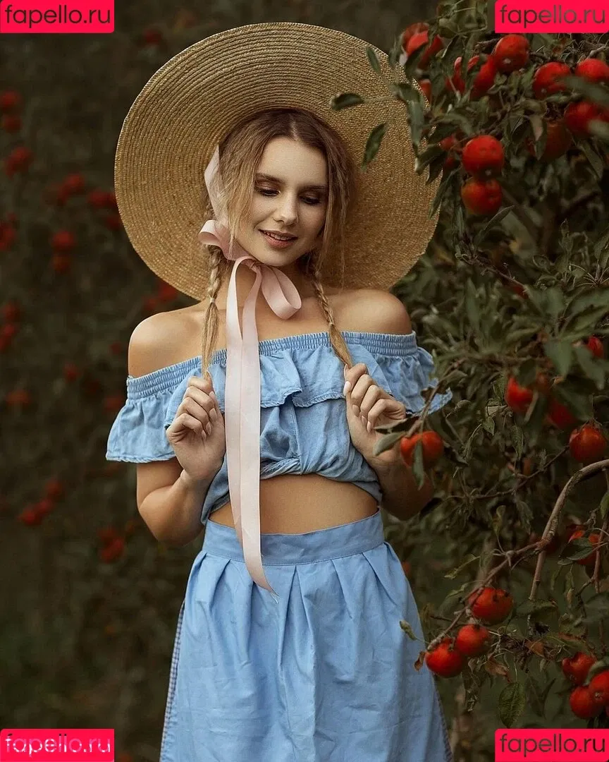 KinkySophiee Onlyfans Photo Gallery 