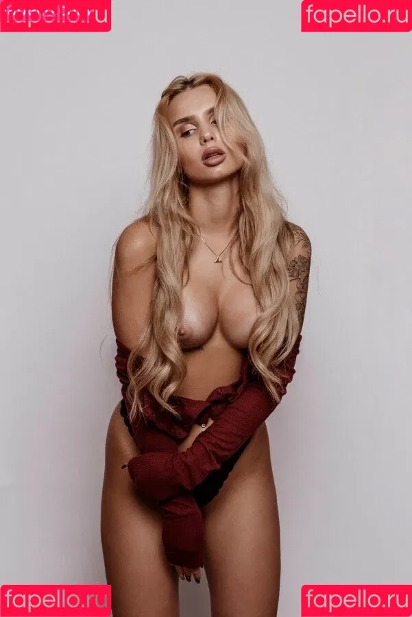 KinkySophiee Onlyfans Photo Gallery 