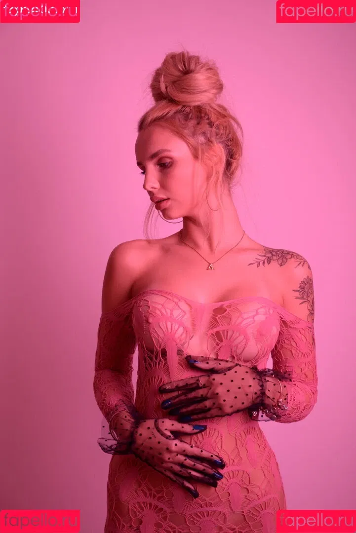 KinkySophiee Onlyfans Photo Gallery 