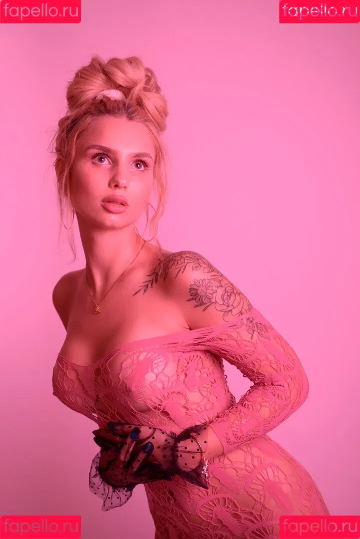 KinkySophiee Onlyfans Photo Gallery 