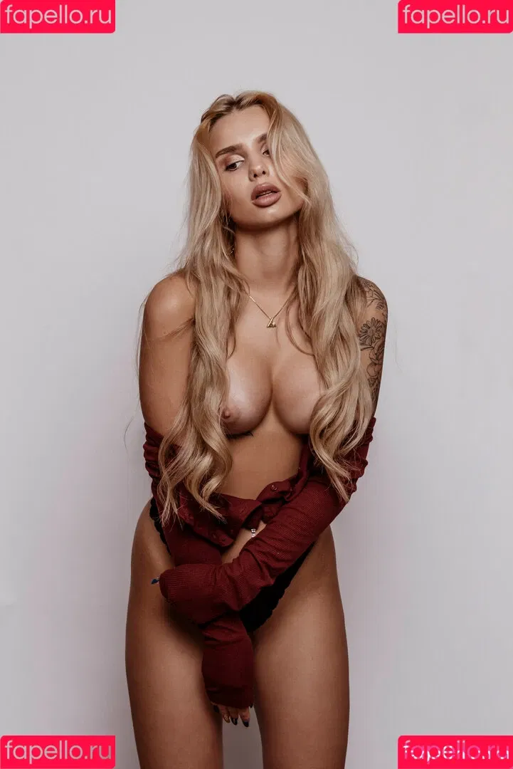 KinkySophiee Onlyfans Photo Gallery 