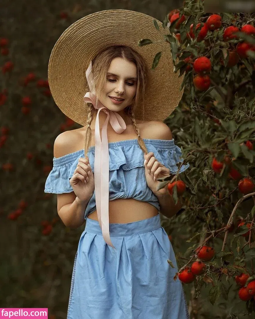 KinkySophiee Onlyfans Photo Gallery 