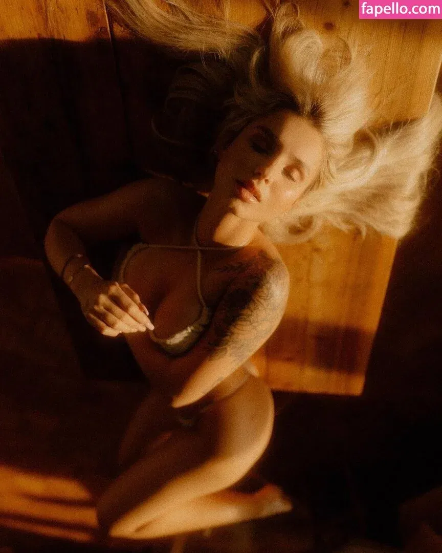 KinkySophiee Onlyfans Photo Gallery 