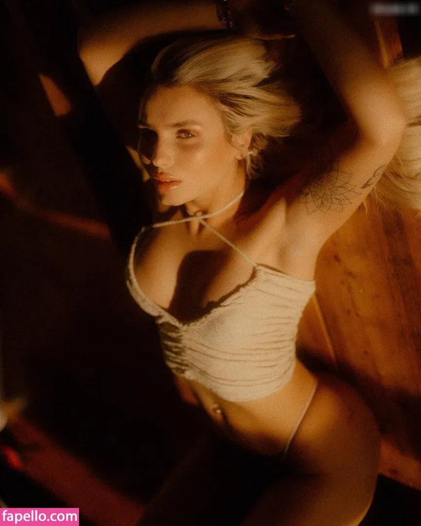 KinkySophiee Onlyfans Photo Gallery 