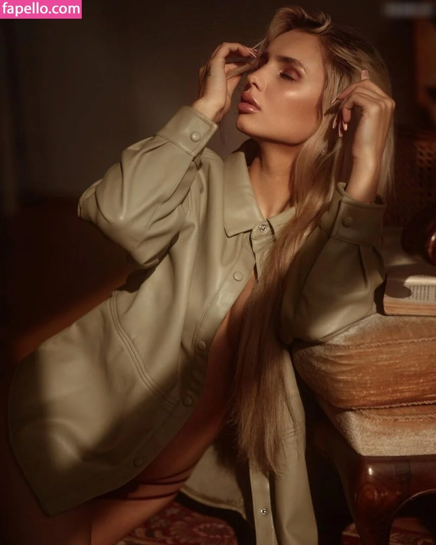 KinkySophiee Onlyfans Photo Gallery 