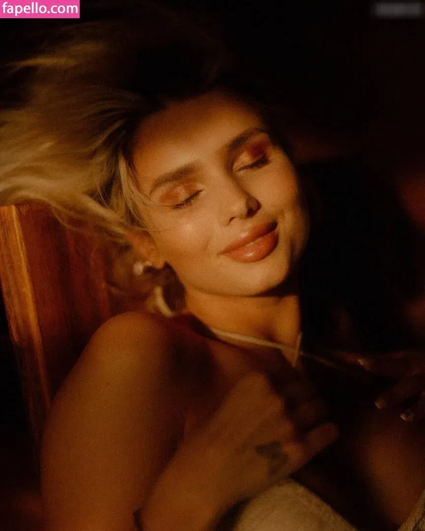 KinkySophiee Onlyfans Photo Gallery 