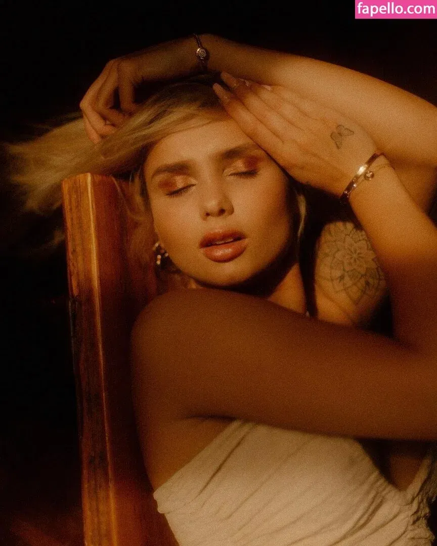 KinkySophiee Onlyfans Photo Gallery 