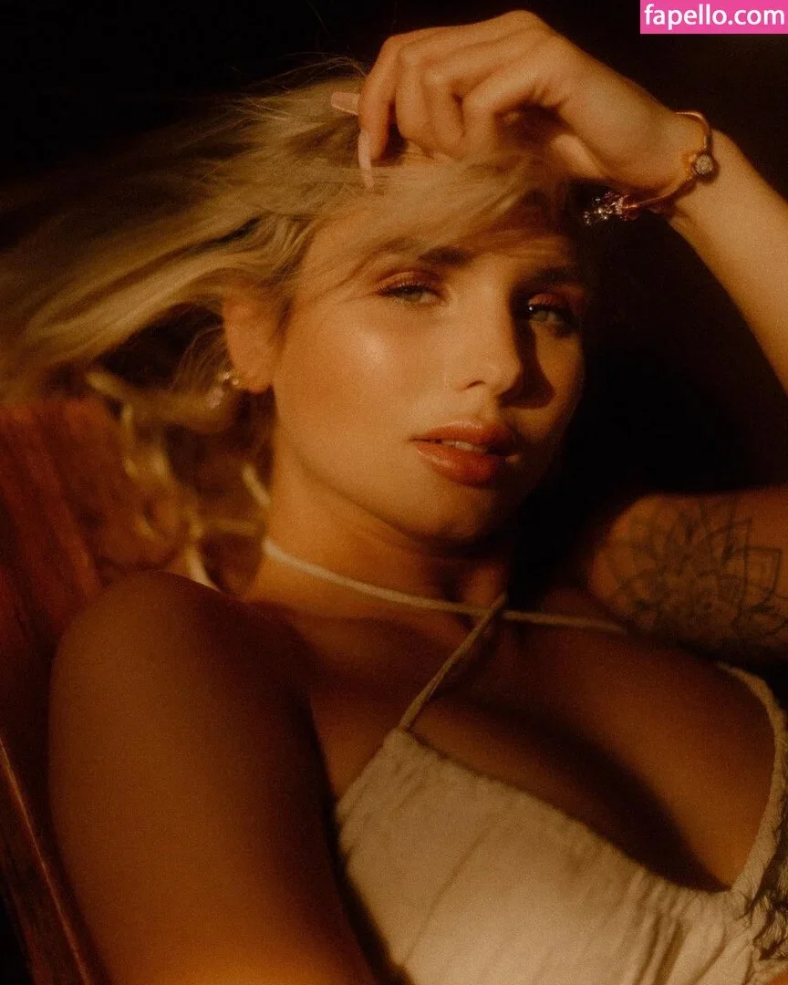 KinkySophiee Onlyfans Photo Gallery 