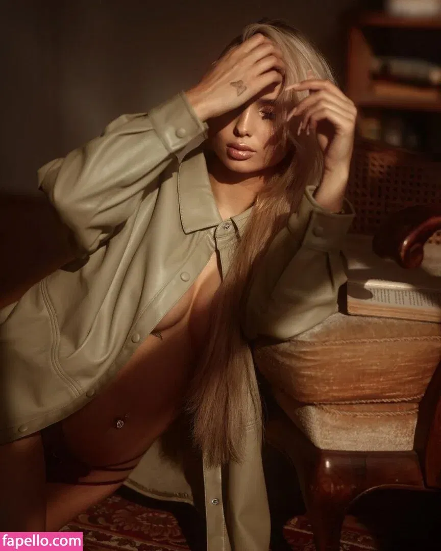 KinkySophiee Onlyfans Photo Gallery 