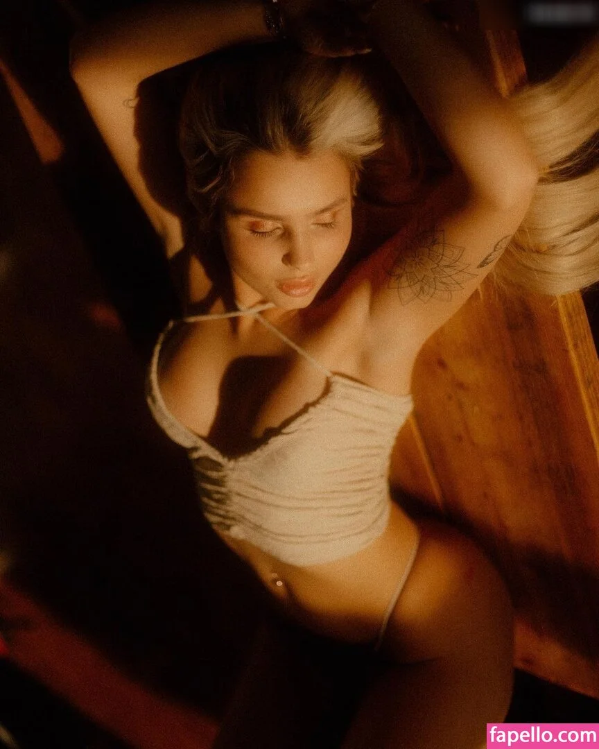 KinkySophiee Onlyfans Photo Gallery 