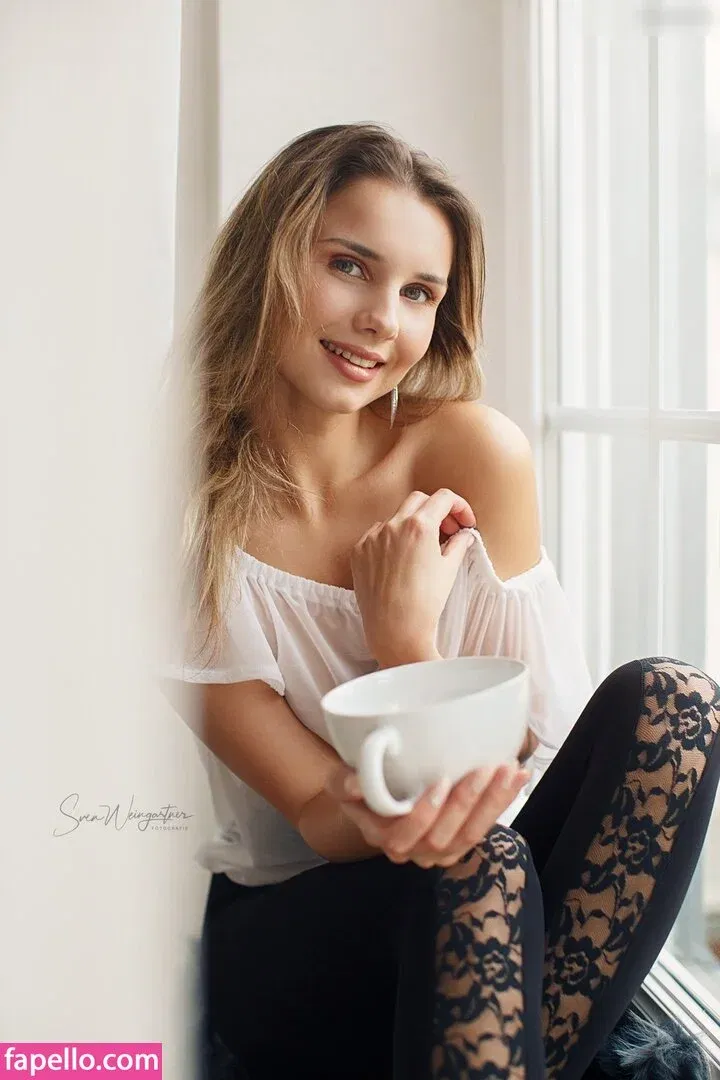 KinkySophiee Onlyfans Photo Gallery 