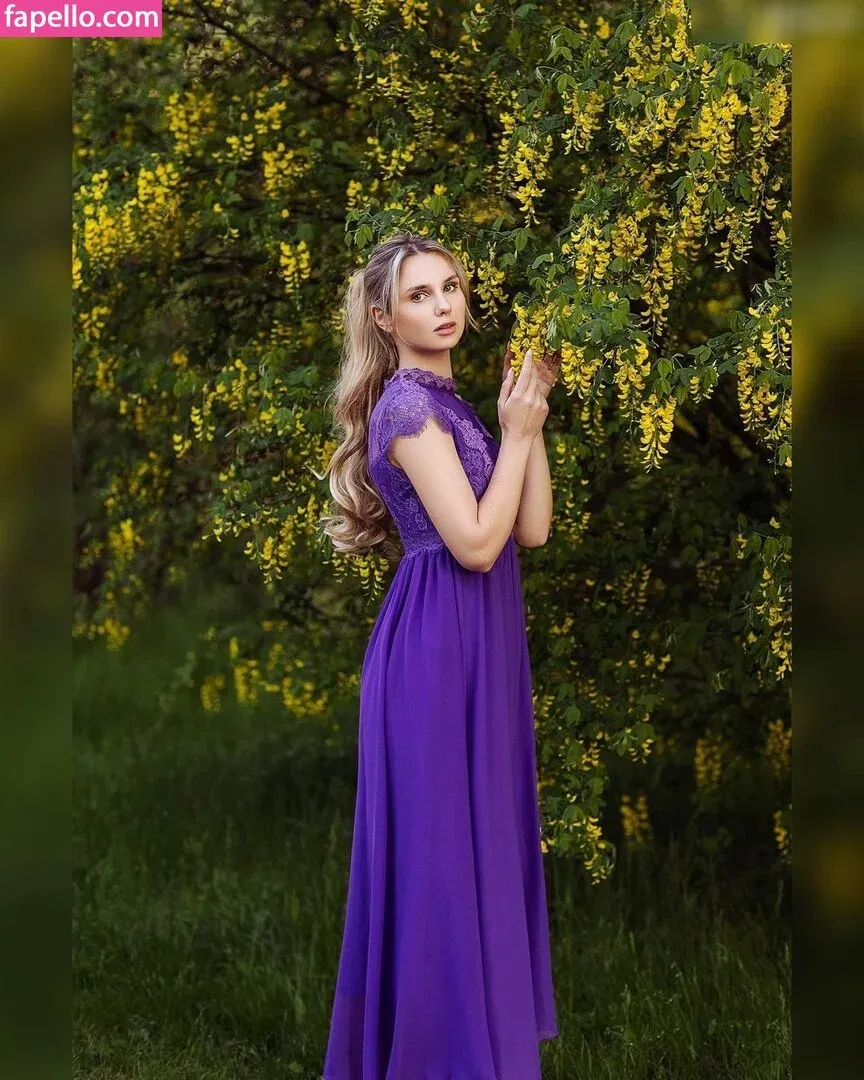 KinkySophiee Onlyfans Photo Gallery 