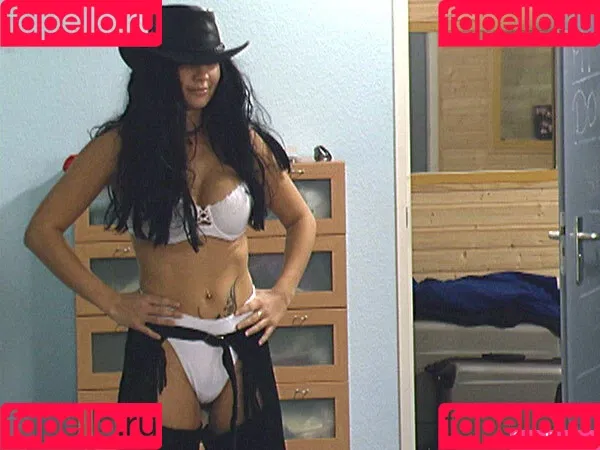 Alida Nadine Kurras Onlyfans Photo Gallery 