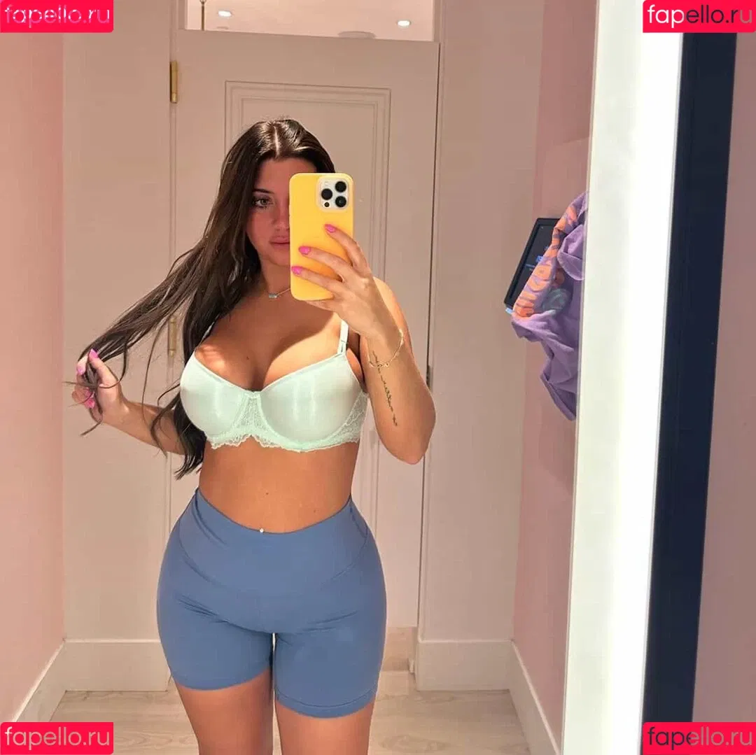 Lara Juicy Onlyfans Photo Gallery 