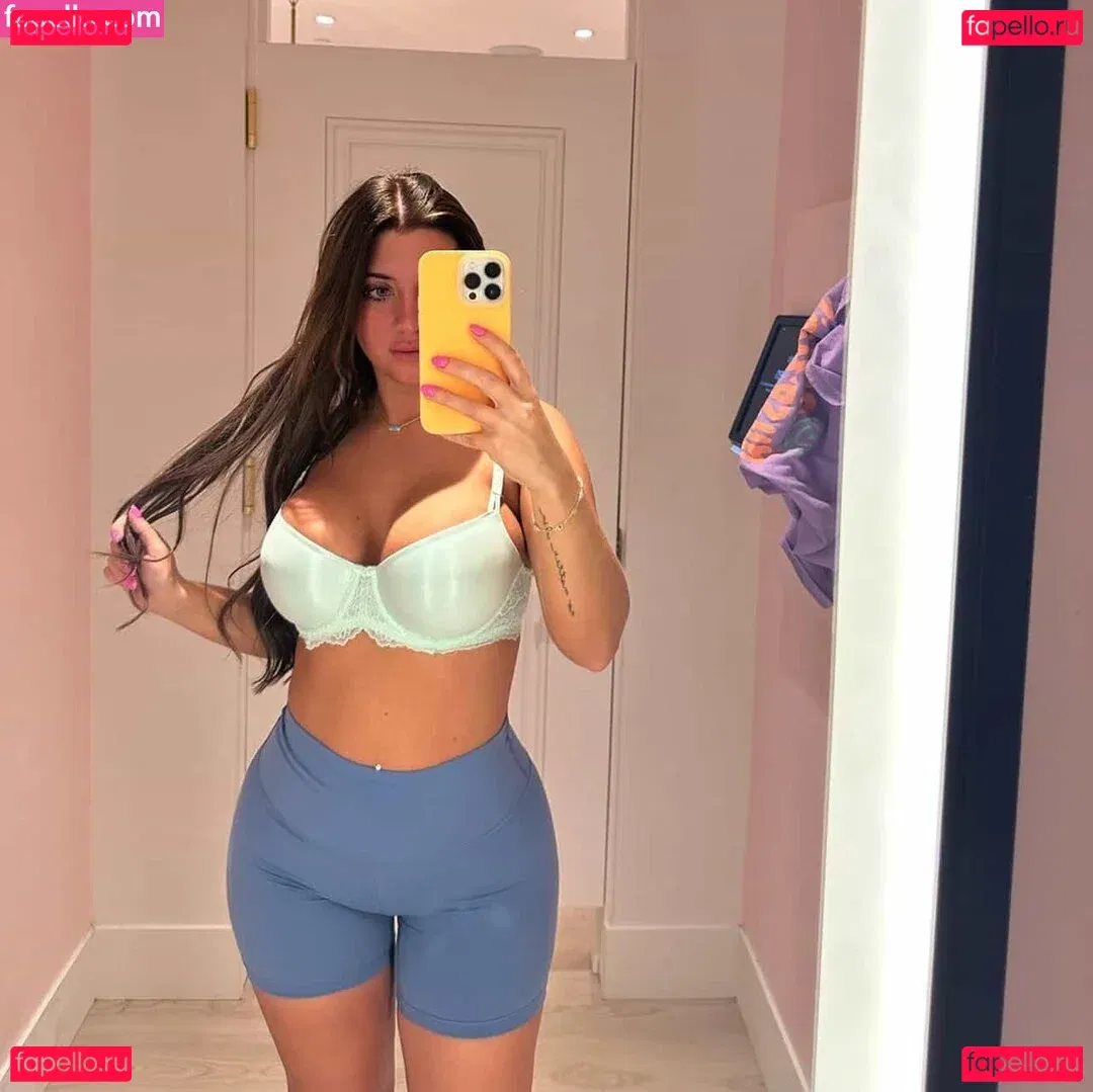 Lara Juicy Onlyfans Photo Gallery 