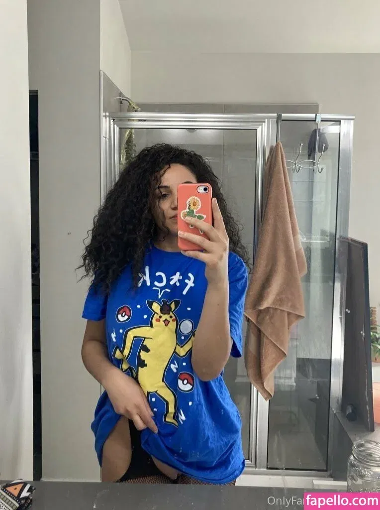 t4ych4 Onlyfans Photo Gallery 