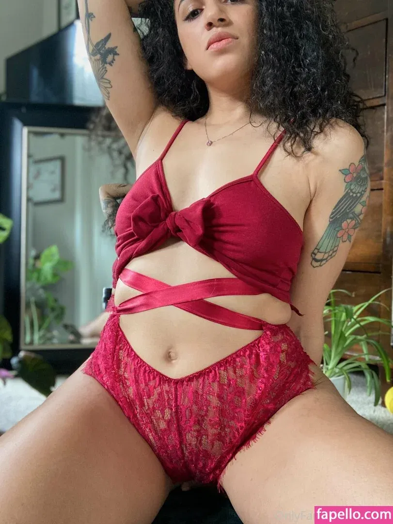 t4ych4 Onlyfans Photo Gallery 