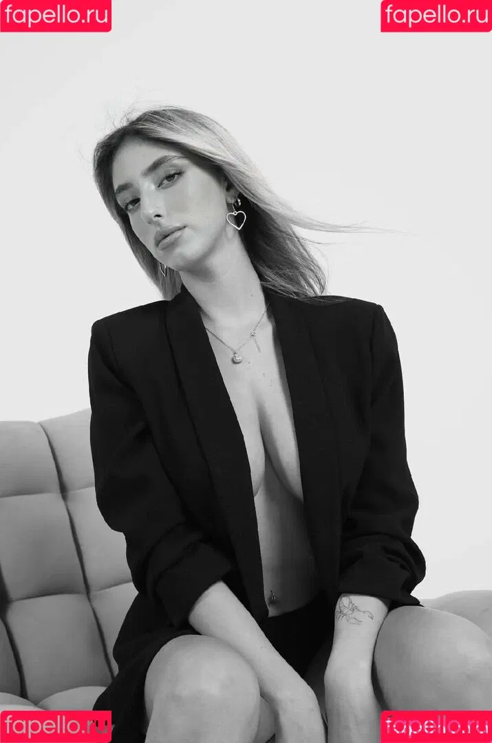 May Arev Onlyfans Photo Gallery 