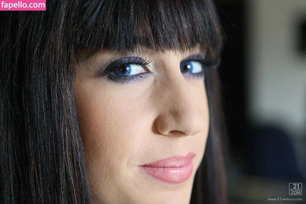 Eloa Lombard Onlyfans Photo Gallery 