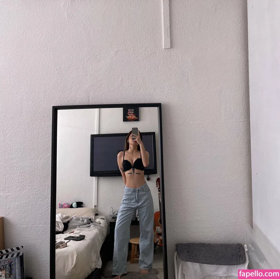 ashleyschaffino Onlyfans Photo Gallery 