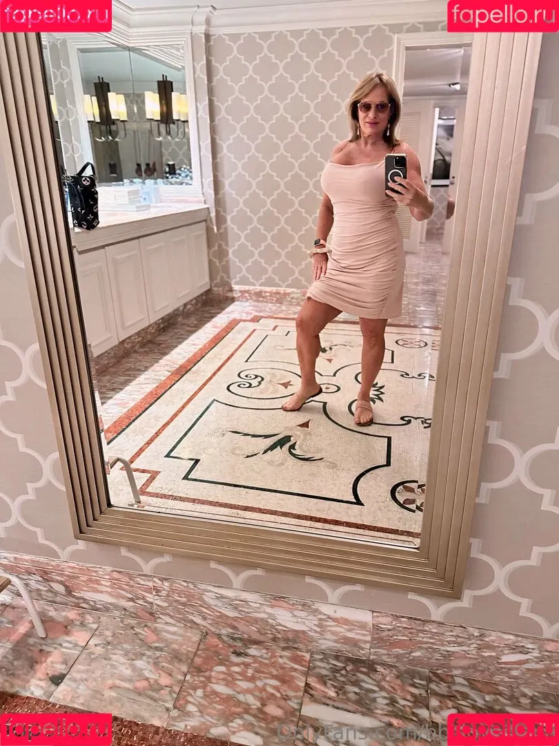 bbcloveslana Onlyfans Photo Gallery 