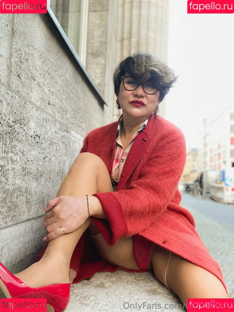 Julia Woo Onlyfans Photo Gallery 