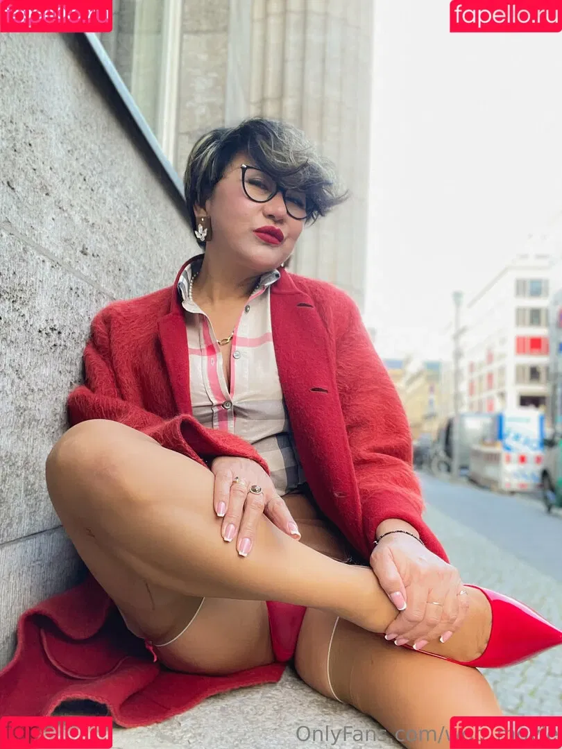 Julia Woo Onlyfans Photo Gallery 