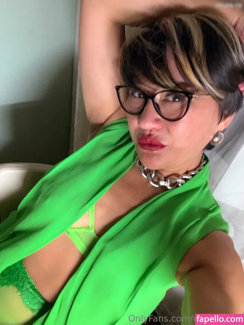 Julia Woo Onlyfans Photo Gallery 