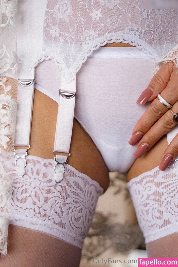 Julia Woo Onlyfans Photo Gallery 