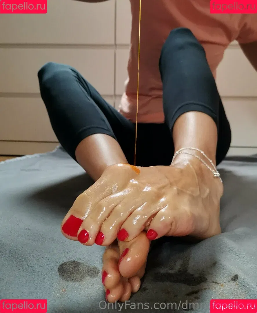 dmndfeetexc Onlyfans Photo Gallery 