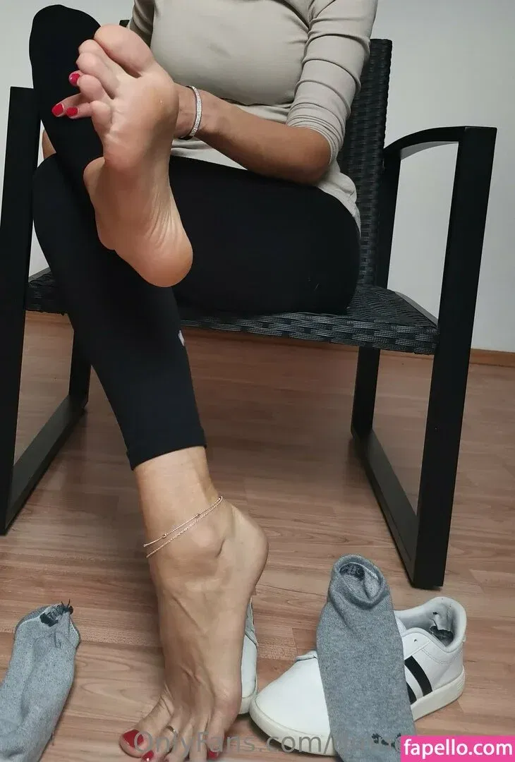 dmndfeetexc Onlyfans Photo Gallery 