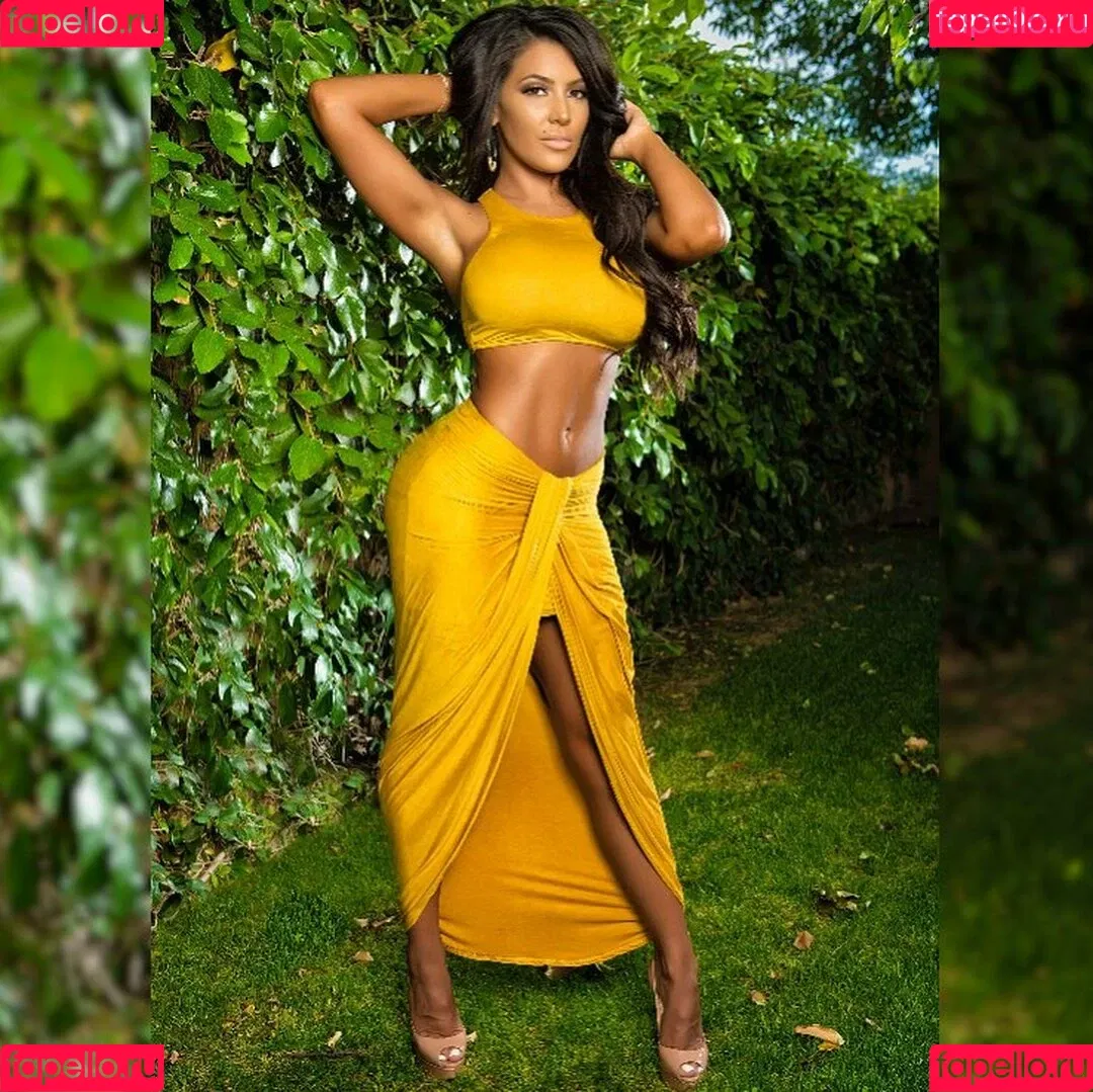 Nikki Waka Onlyfans Photo Gallery 