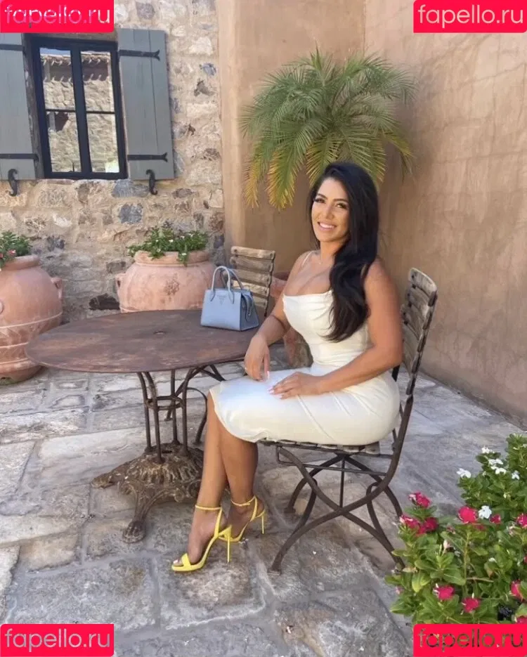 Nikki Waka Onlyfans Photo Gallery 