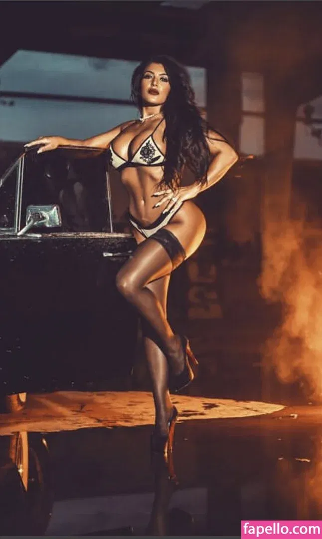 Nikki Waka Onlyfans Photo Gallery 