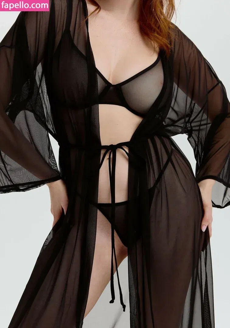 Thali Bouchard Onlyfans Photo Gallery 