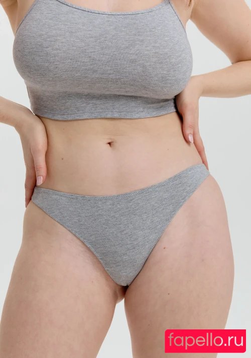 Thali Bouchard Onlyfans Photo Gallery 