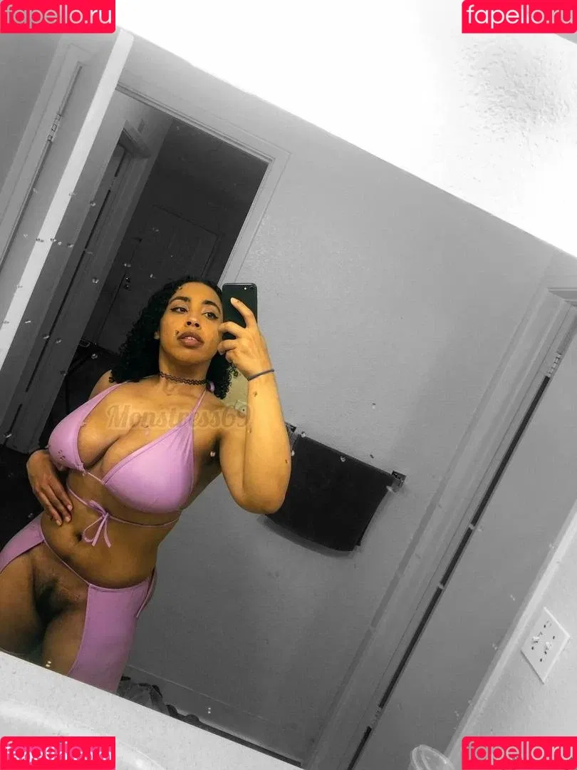 tellyplusone Onlyfans Photo Gallery 