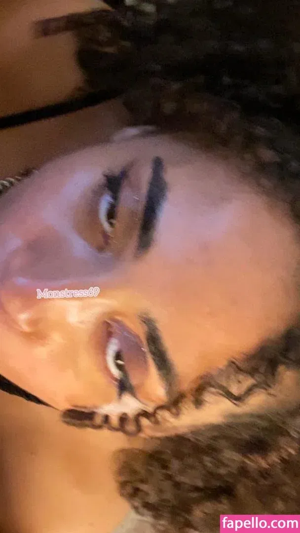 tellyplusone Onlyfans Photo Gallery 