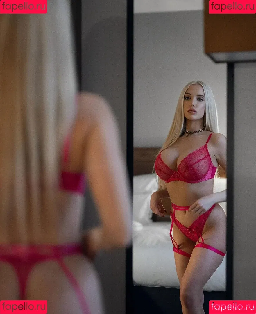 Pauline Sophie Onlyfans Photo Gallery 