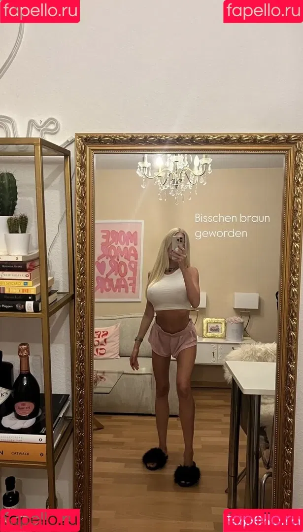 Pauline Sophie Onlyfans Photo Gallery 