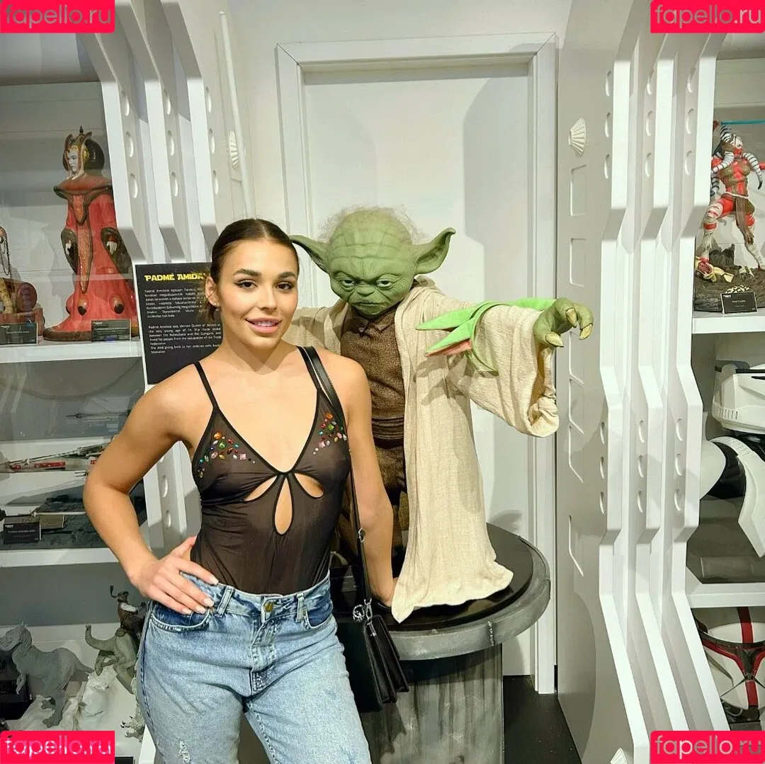 Milan Cheek Onlyfans Photo Gallery 