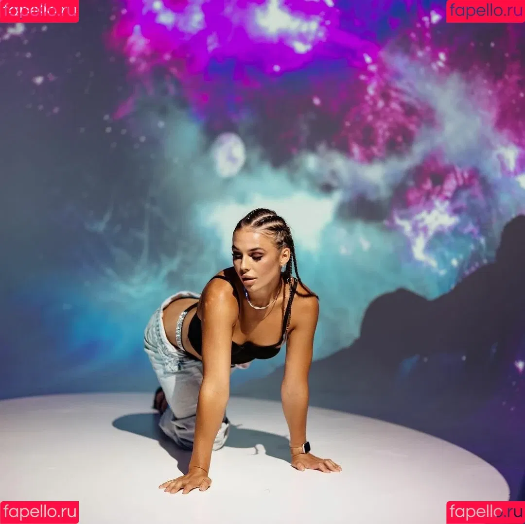 Milan Cheek Onlyfans Photo Gallery 