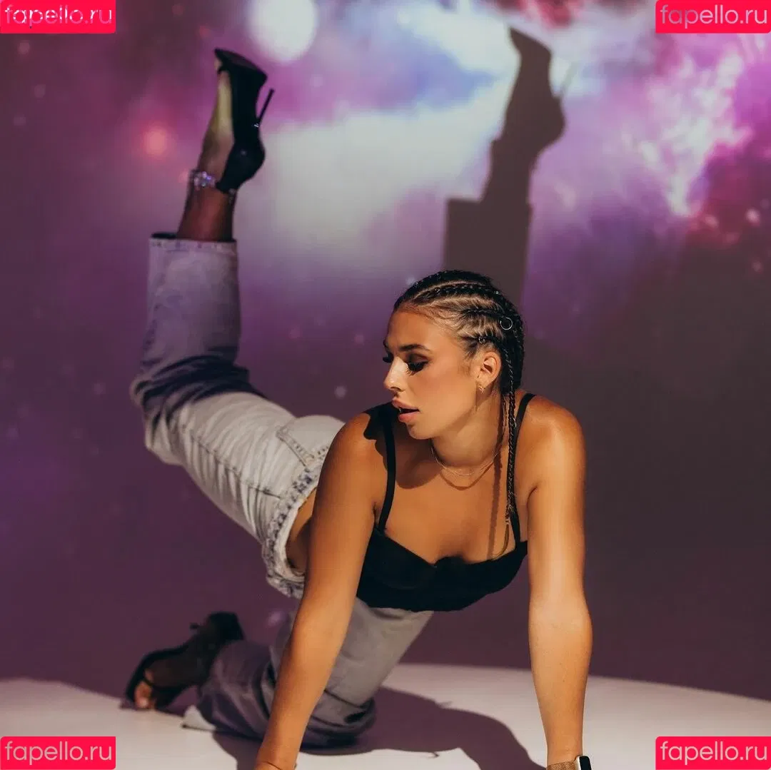 Milan Cheek Onlyfans Photo Gallery 