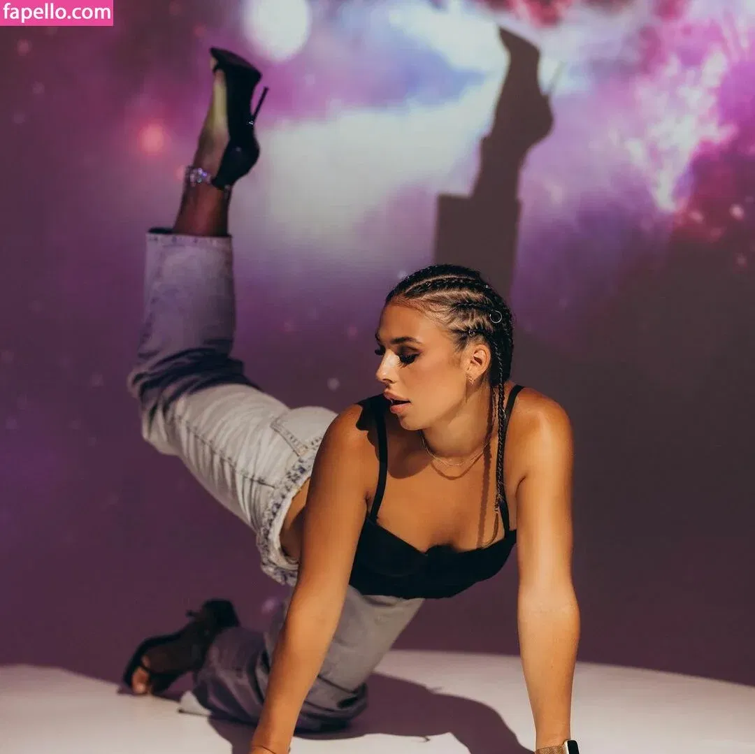 Milan Cheek Onlyfans Photo Gallery 