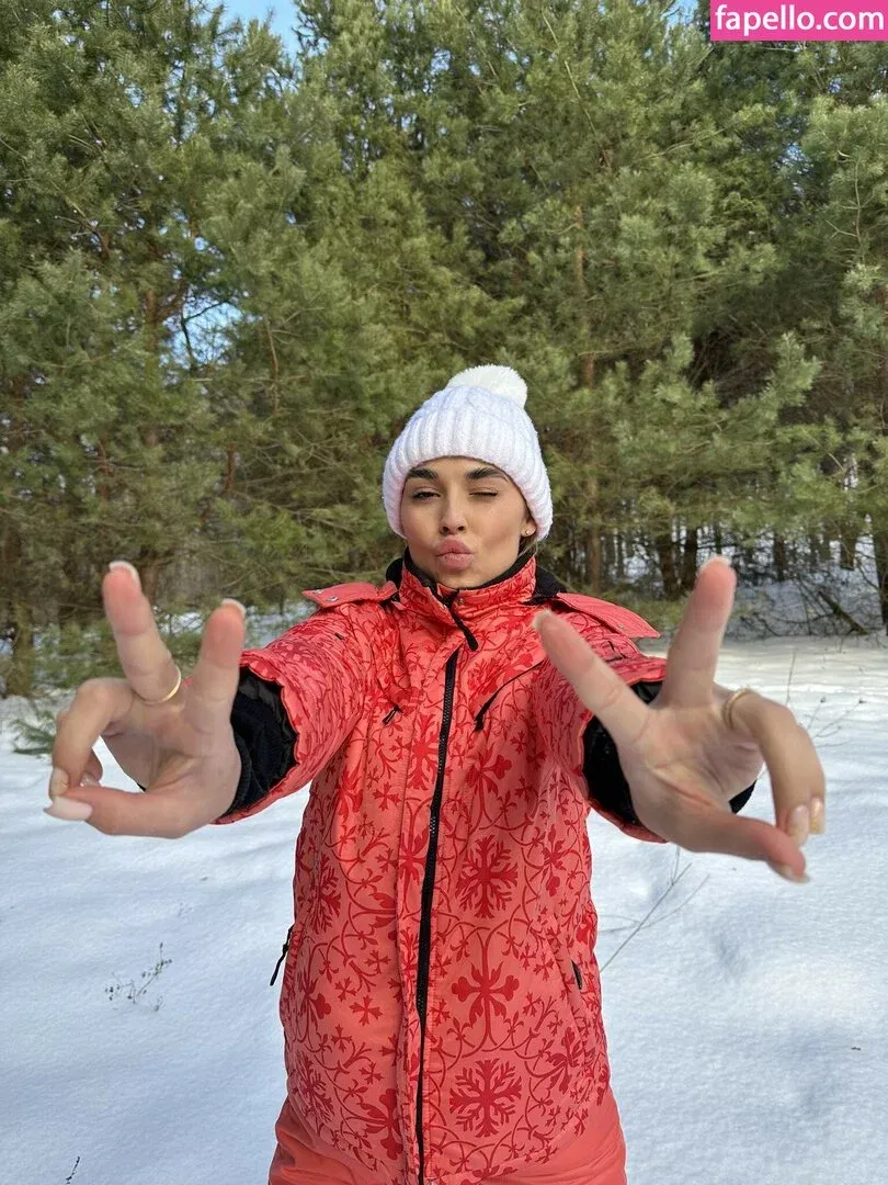 Milan Cheek Onlyfans Photo Gallery 