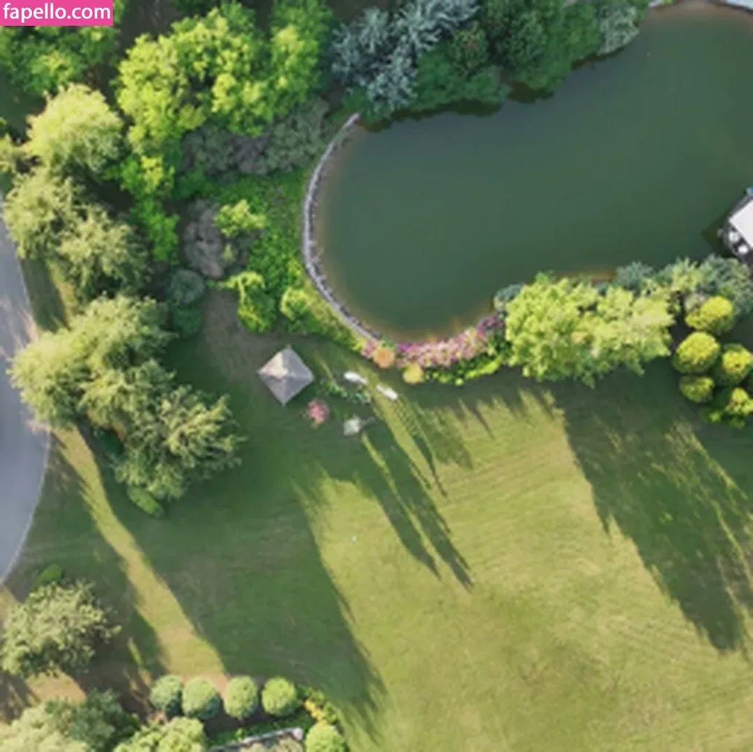 Milan Cheek Onlyfans Photo Gallery 