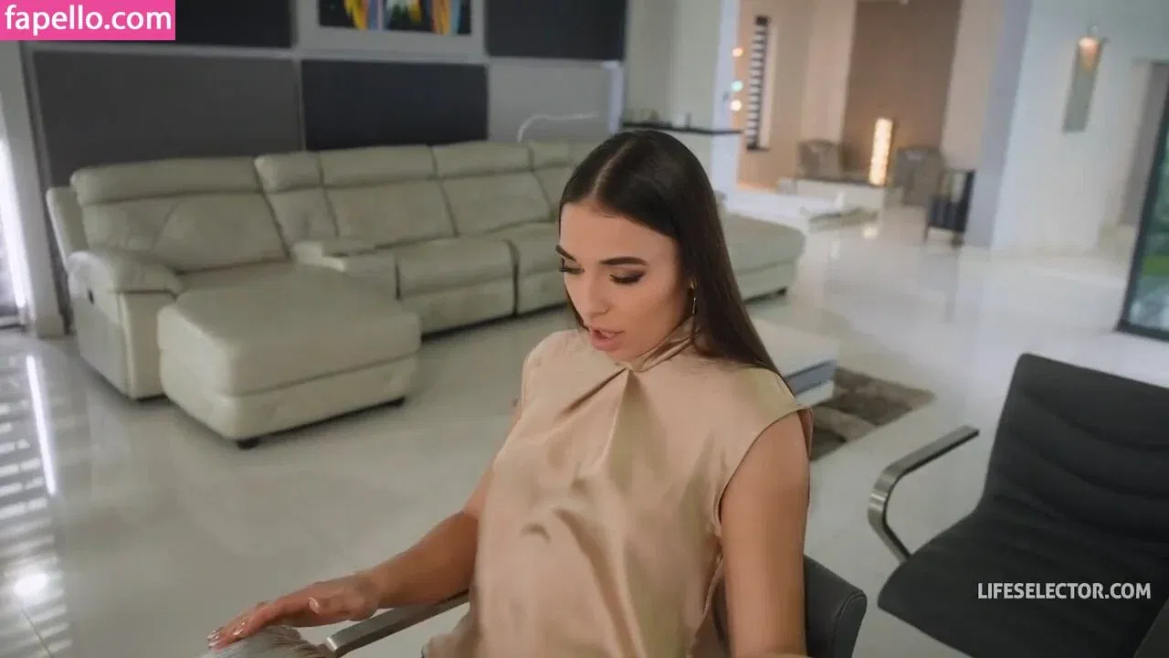 Milan Cheek Onlyfans Photo Gallery 