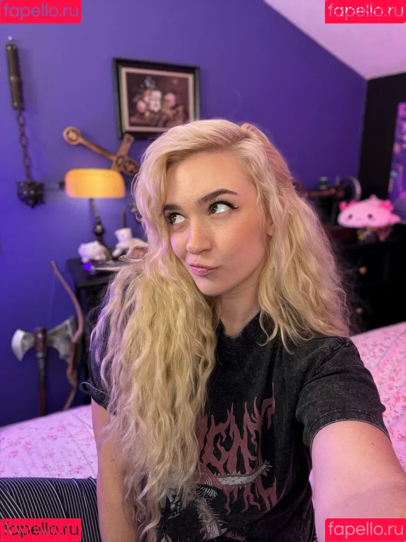 RoseASMR Onlyfans Photo Gallery 