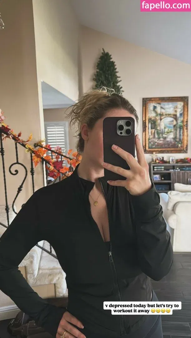 RoseASMR Onlyfans Photo Gallery 